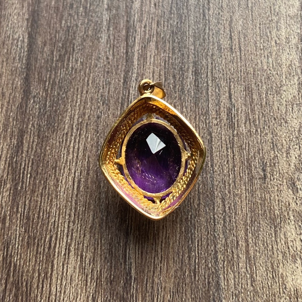 Vintage 18K Gold Pendant With Amethyst Stone